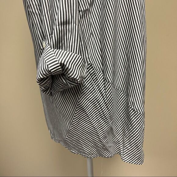 👠J jill grey and white striped top button down top. L - Picture 4 of 6